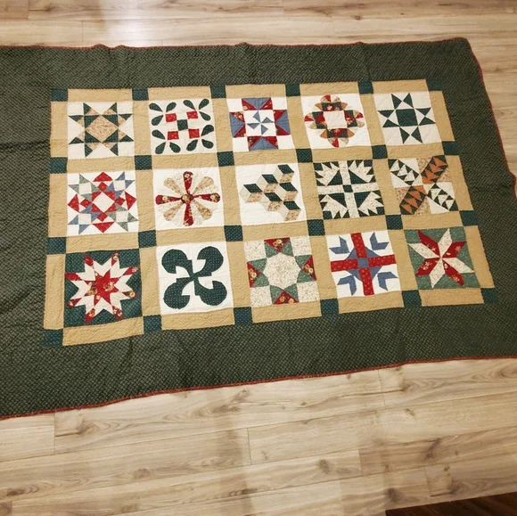 Handmade Vintage Patchwork Quilt, 61"×90", Green/Cranberry, Exceptional Piece! - Picture 6 of 16